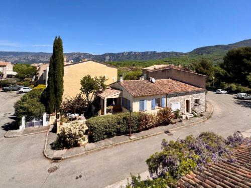 Apkārtne, Auberge des Salles in Les Salles-pie-Verdonas