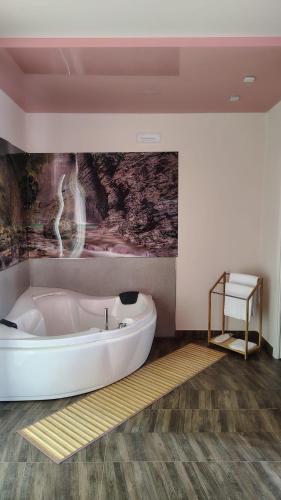 Джакузі, B&B Luxury Suite Le Gladiaroom in Санта-Марія-Капуа-Ветере