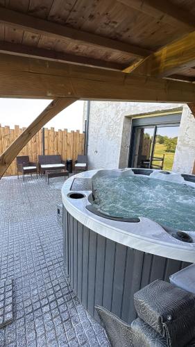 gite 8 pers avec SPA MARBOZ