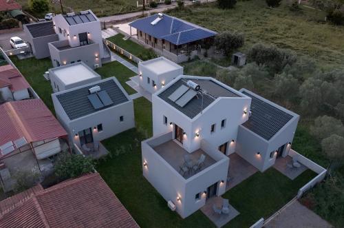 3 bedrooms, 6 beds