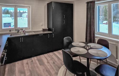 virtuve, 1 Bedroom Lovely Apartment In Kåbdalis (1 Bedroom Lovely Apartment In Kabdalis) in Kåbdalis