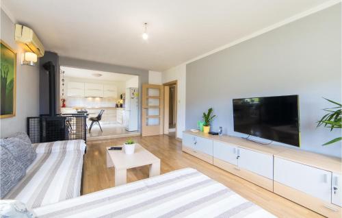 2 Bedroom Home In Stasevica in Staševica