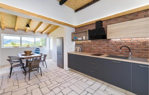 Viesnīcas āriene, 2 Bedroom Home In Stasevica in Staševica