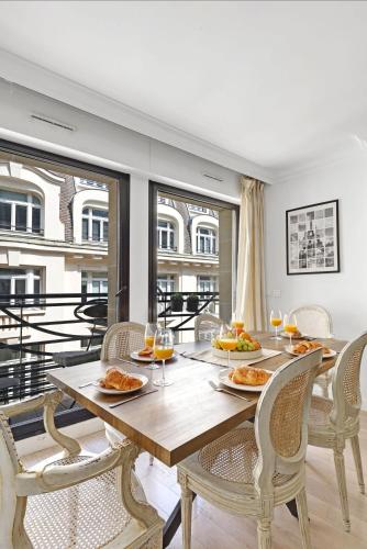 Serenty - 2BR 2BA - Champs-Élysées & Arc de Triomphe - image 6
