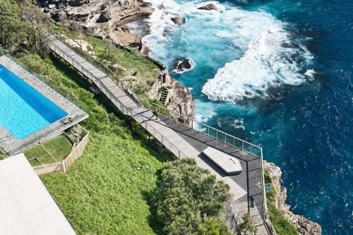 Cliffside Vaucluse Escape with Pool & Panoramic Ocean Views in Watsons Bay
