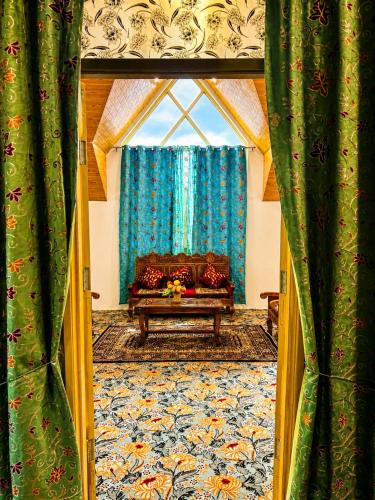 Water Vibe Homestay Srinagar in Srinagar