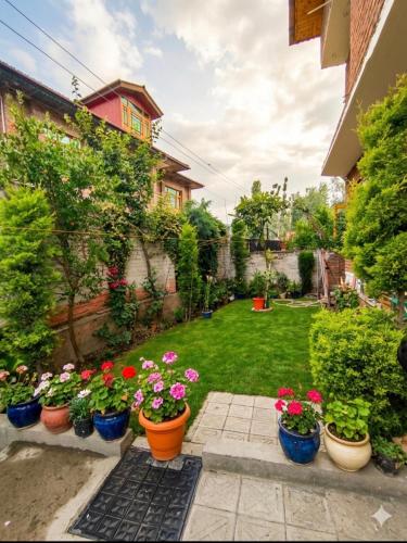 Water Vibe Homestay Srinagar in Srinagar
