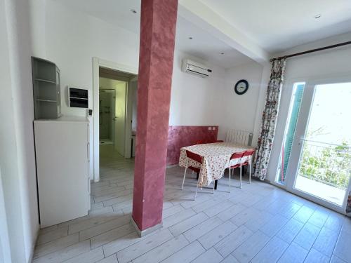 2 bedrooms, 4 beds