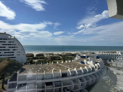 Studio magnifique vue mer 7é étage Garage privé !