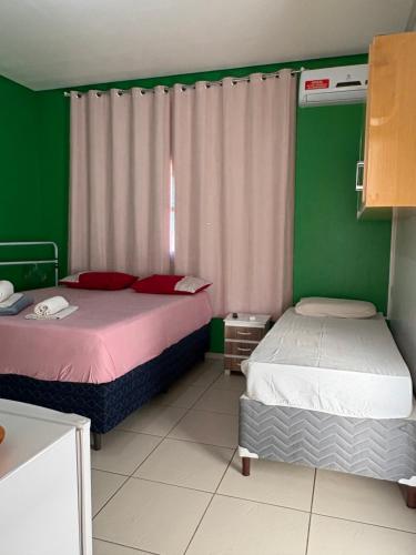 1 double bed, 2 twin beds