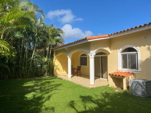 Accessible Ocean Village 2 br family house – khách sạn tại Sosua