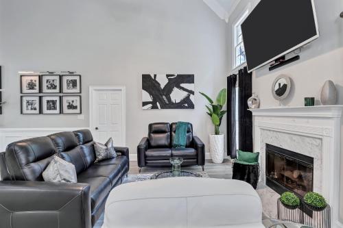 Luxury Home With Pool and Full Basement in Fayetteville (GA)