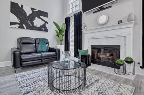 Luxury Home With Pool and Full Basement in Fayetteville (GA)