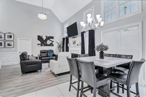 Luxury Home With Pool and Full Basement in Fayetteville (GA)
