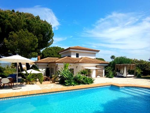 B&B Villa Pinos Malaga - Málaga B&B Villa Pinos Malaga - Málaga