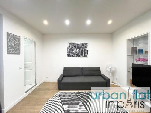 UrbanFlat 52 - Paris Center Fresh Apartment - image 4