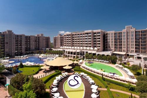 Sunny Apart, 