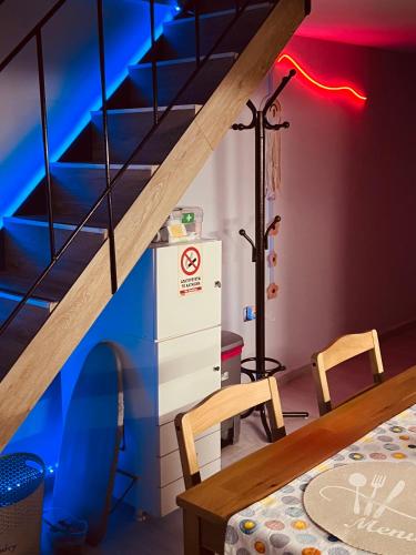 Chic & Cozy Apartment in Gazi, Athens 2