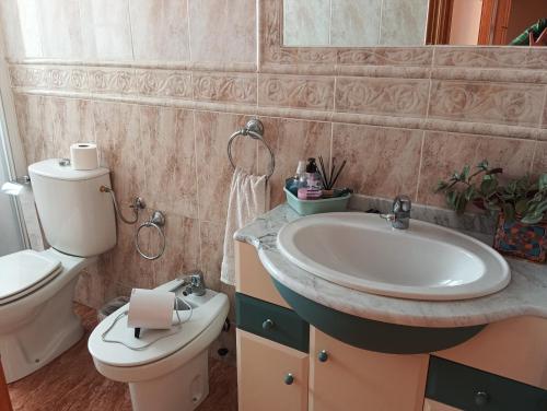 Fürdőszoba, La casa del abuelo in Itrabo