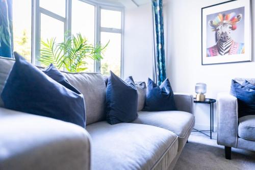 #137 Stylish Apartment Bournemouth Beach & Pier- Sleeps 10- Perfect for Families – khách sạn tại West Bournemouth