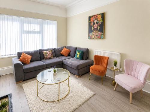 Large 4 Bed House- Ideal for Long Stay gîte à louer Sutton on Hull