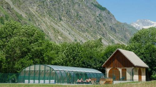 Les Oulles 12 - WIFI - Terrasse - Piscine in La Chapelle-en-Valgaudémar