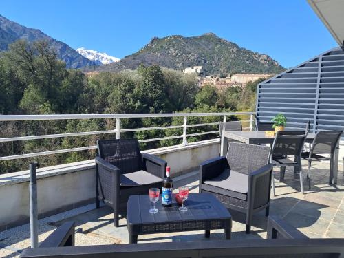 Appartement 3 pièces 58m2 terrasse, vue montagne, lumineux, stationnement - Location saisonnière - Corte