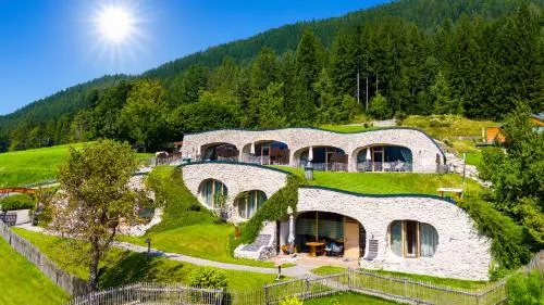 Himmelsbögen und Apartments mit Seeblick und Alleinlage in Weissensee, Österreich