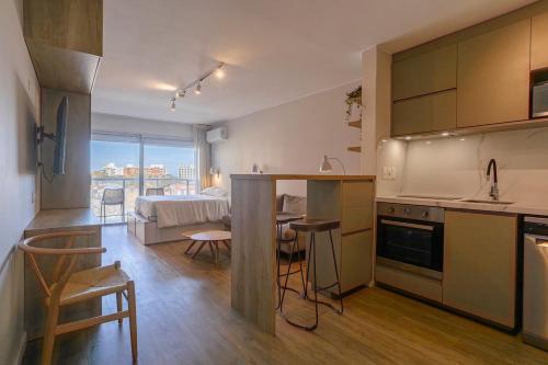 Fully equipped studio in the WTC area, steps from La Rambla