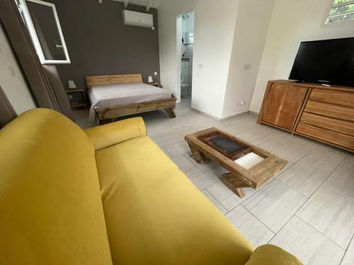 Beau Studio NEUF à Sainte-Anne Guadeloupe pour 2 personnes (Beau Studio NEUF a Sainte-Anne Guadeloupe pour 2 personnes) in Berard