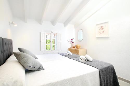 Superb Pollensa Villa 5 Bedrooms Villa Fiorever Mountainside Views - image 5