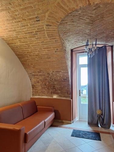 La Bordona Monferrato cobalto e corallo in Vignale Monferrato