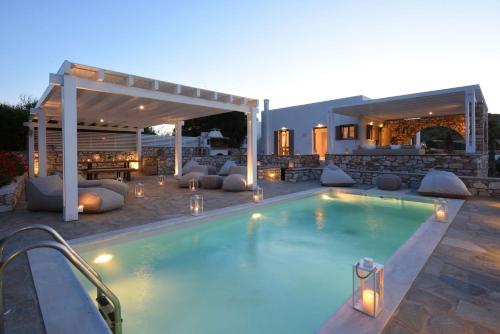 Executive Paros Villa 4 Bedrooms Villa Almyrikia Sunset Stunning Sea View – khách sạn tại Ampelas