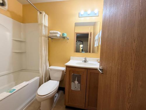 Regal Inn Coffeyville - image 33