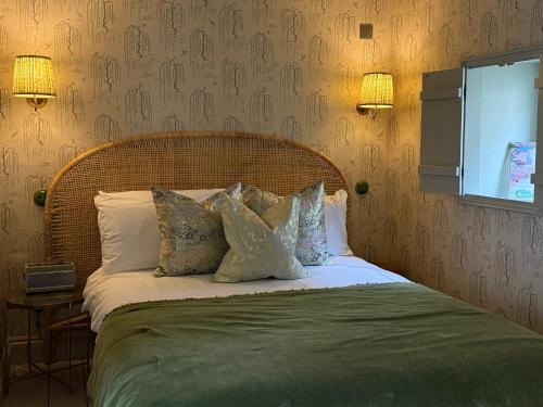 Daylily Cottage - Two Bedroom Georgian Cottage in Central Bath 4