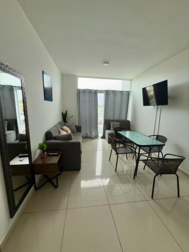Live in style in San Jose TIBAS! Apartment in Tournón