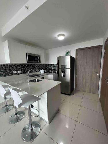 Live in style in San Jose TIBAS! Apartment in Tournón
