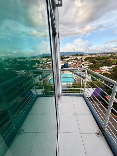 Live in style in San Jose TIBAS! Apartment in Tournón