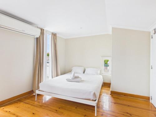 2BR w/ Terrace & Castle Sao Jorge Views – Alfama | By Airnest - image 9