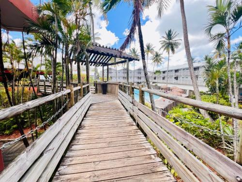 Carayou Marina Suite Piscine & Mer Pointe du Bout in Лес-Троіс-Ілетс