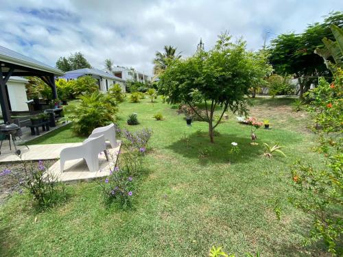 puutarha, Beau Studio NEUF à Sainte-Anne Guadeloupe pour 2 personnes (Beau Studio NEUF a Sainte-Anne Guadeloupe pour 2 personnes) in Berard