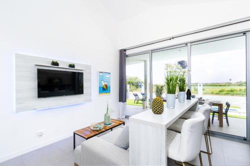 A szálláshely kívülről, Villa2 - Chic Villa Escape Across From Eagle Beach in Oranjestad