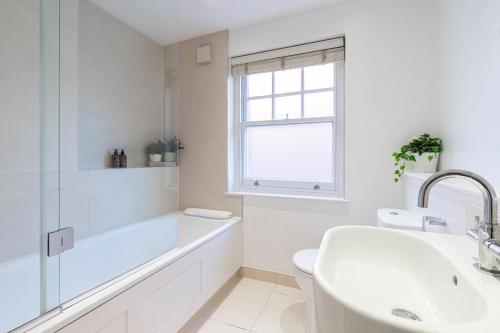 South Audley Street - image 2