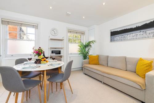 South Audley Street - image 4