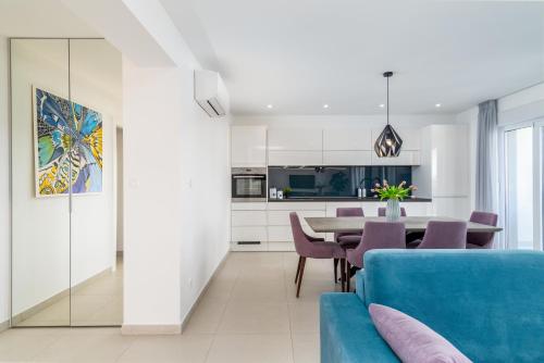 Luxury Beachfront Apartments Duće – khách sạn tại Duce