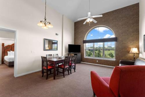 Grand Crowne Resort-3BRMU - image 5