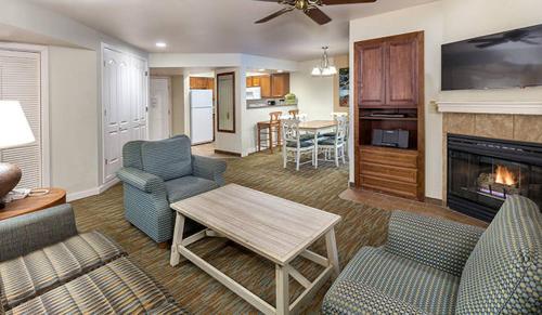 Wyndham South Shore 2BR Apartment - image 5