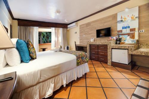 Baldi Hot Springs Hotel & Spa in La Fortuna