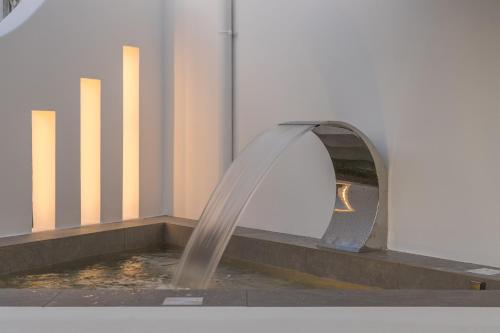 Peldbaseins, Vivere A Plakes in Milos Sala