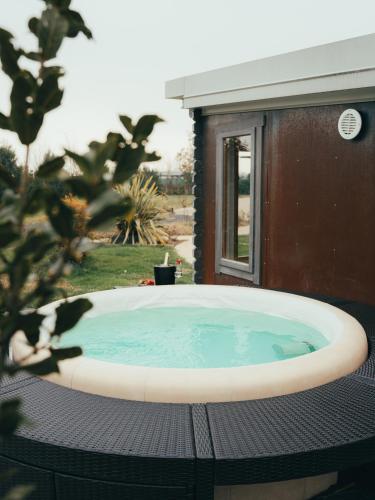 Karstais baseins, Natur Air Suite in Valbrembo